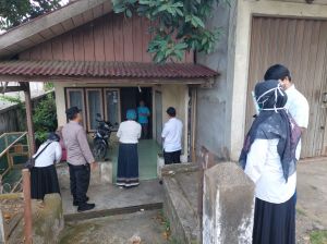 Cegah Klaster Keluarga, Polresta Jambi Jemput Puluhan Pasien Isoman Pindah ke Rumah Isolasi