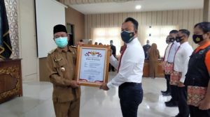 Plt Bupati Merangin Berikan Perhargaaan Team Elang Polres Merangin