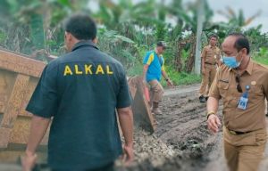 Pastikan Tetap Fungsional, Ruas Jalan Muaro Tebo - Simpang Logpon Diperbaiki
