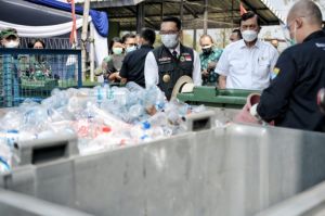 Luhut Apresiasi Penanganan DAS Citarum, Cemar Ringan, Ikan Bisa Hidup Orang Bisa Berenang