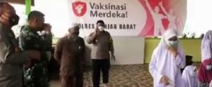 Ratusan Santri di Tanjabbar Mulai Di-Vaksin, Kapolres: Alhamdulillah Berjalan Lancar
