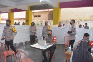 Kapolda Pantau Vaksinasi Merdeka di UNH Jambi 