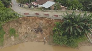 Monitoring Jalan Padang Lamo yang Tergerus Longsor, PUPR Provinsi Jambi Tampung Saran Warga