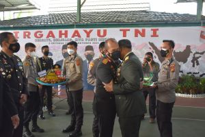 HUT TNI ke-76 Tahun, Kapolda Jambi Beri Suprise Danrem 042/Gapu