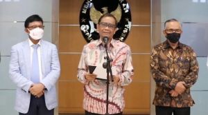 Korban Pinjol Ilegal Tidak Perlu Bayar, Mahfud MD : Jika Diancam Lapor Polisi