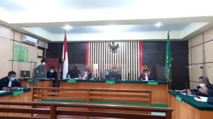 Didakwa Suap DPRD Rp2 M, Paut Syakarin Tak Lakukan Eksepsi