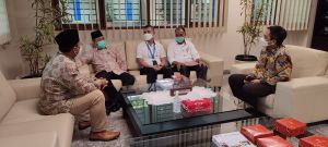 Percepat Universitas di Merangin, Bupati Merangin Mashuri Kejar Bola UT ke Jakarta