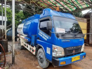 Tim Gabungan Polda Jambi Gerebek Gudang Minyak Ilegal di Mendalo Darat, 6 Ton Minyak Diamankan