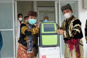 Serahkan Alat PCR ke RSUD Mayjen A Thalib Sungai Penuh, Al Haris : Tetap Prokes