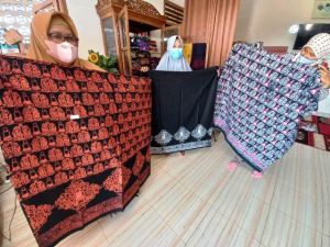 Uniknya Motif Stupa Batik Jambi Terinsipirasi dari Candi Solok Sipin di Rumah Batik Serumpun Berlian