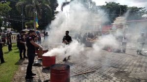 Kapolda Jambi Bakar 4 Karung Ganja di Halaman Polres Merangin