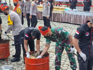 Dandim 0420/Sarko Hadiri Pemusnahan Barang Bukti Narkotika Ganja Di Polres Merangin