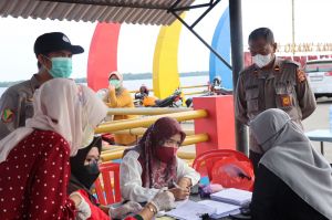 330 Dosis Sinovac dan Pfizer Disuntikkan ke Pengunjung Objek Wisata Titian Orang Kayo