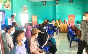Antisipasi Serangan Gelombang Ketiga Jelang Nataru, Binda Jambi Turun-tangan Vaksin Warga Pembengis