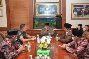 Pererat Hubungan Ulama-Umara, Kasad Silaturahmi ke PBNU