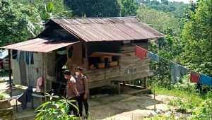 Vaksinasi ke Rumah Windra Beranak 6, Kapolres Bungo Juga Siap Latih Anaknya Jadi Polwan