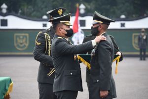 Kasad Melantik dan Mengambil Sumpah 999 Perwira Lulusan Diktukpasus TNI AD