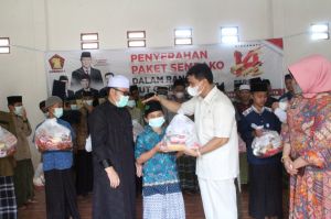 HUT Gerindra ke-14, SAH Perbanyak Sadaqoh Bagikan Ribuan Sembako di Jambi