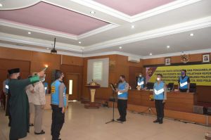 8 Orang PNS Polda Jambi Tandatangani Pakta Integritas Pelatihan Kepemimpinan