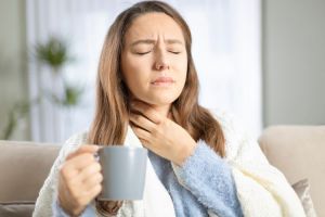 Sakit Tenggorokan? Redakan dengan Mengkonsumsi Makanan dan Minuman Ini