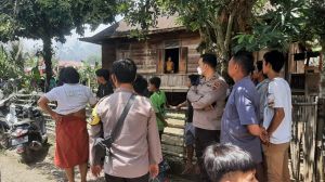 Si Jago Merah Lahap Rumah Warga Pulau Aro, Kapolsek Tabir Ulu Bantu Warga