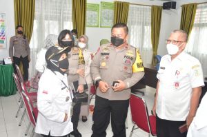Zoom Meeting Wakapolda Jambi, Wakapolri Pantau Vaksinasi Serentak di Puskesmas Koni