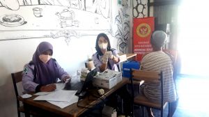 Kenara Institute dan Binda Jambi Gelar Vaksinasi Booster, Warga Dapat Minyak Goreng Gratis