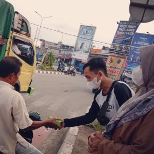 KAMMI Bagikan Puluhan Paket Berbagi Ramadhan ke Masyarakat