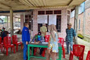 Anggota DPRD Tanjabbar Bagikan Bantuan ke Korban Kebakaran Tungkal Harapan