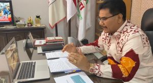 SAH Perjuangkan Bidan, Perawat dan Tenaga Kesehatan Diangkat PNS