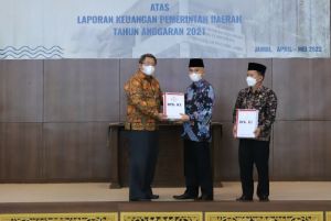 BPK Serahkan Hasil Laporan Keuangan Pemkab Kerinci dan Kota Sungai Penuh, Ini Temuannya