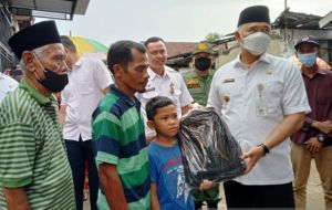 Wali Kota Jambi Beri Bantuan Kepada Korban Kebakaran di Sijenjang