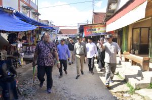 Aspan Blusukan ke Pasar Sarinah Rimbo Bujang, Drainase Jadi Perhatian