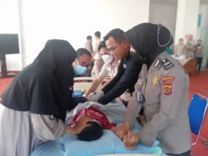 Polda Jambi Gelar Khitanan Massal Sampai Dengan Operasi Celah Bibir