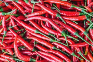 Emak-emak Menjerit, Harga Cabai Merah Tak Turun-turun, Masih  Rp100 Ribu Per Kg