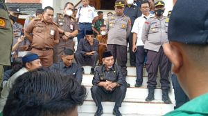 Bupati Merangin Sambut Pendemo Saat Pertanyaan Legalitas Batu Bara 