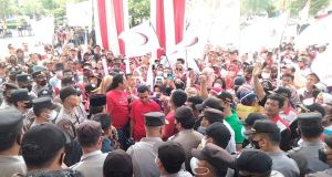 Minta Cabut UU Cipta Kerja, KSBSI Lakukan Aksi Didepan Kantor DPRD Jambi 