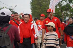 Meriahkan HUT RI ke 77, Kasrem 042/Gapu Ikuti Gerak Jalan Santai 