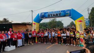 Ribuan Peserta dari Berbagai Provinsi Ikuti Lari 10 K Candi Muaro Jambi 