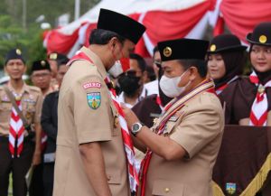Apel Peringatan Hari Pramuka, Edi Purwanto Terima Penghargaan Dharma Bakti
