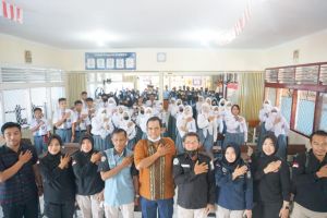 Polda Jambi Tanamkan Nilai Keperdulian ke Siswa/i SMAN 3 