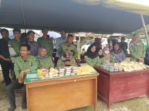Pembukaan TMMD Jadi Ajang UMKM di Desa Kembang Seri Baru Perkenalkan Produknya