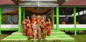 Tarian Adat Tabur Beras Kunyit Sambut Kapok Sahli dan Tim Wasev 