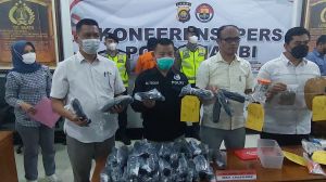 Seorang Pelajar Diamankan Polda Jambi Dengan BB 4,8 Kg Ganja Siap Edar