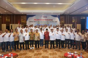Jadi Dewan Pembina, HAR Hadiri Pelantikan Pengurus  SMSI Jambi