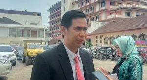 Wakil Ketua DPRD Dorong Kemampuan Komunikasi Lulusan S1 UNH Jambi Buka Peluang Kerja 