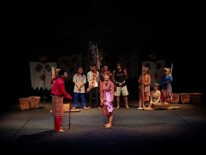 Pergelaran Teater Tonggak, Lesung Luci Jadi Penutup Tamu di Jambi 