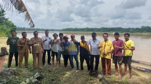 Ivan Wirata Serahkan Bantuan 30 Ribu Bibit Ikan hingga 1,5 Ton Pakan