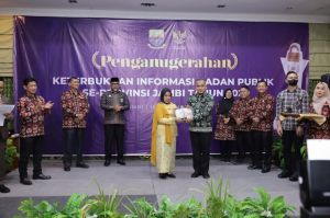 Penganugerahan Keterbukaan Informasi, Bawaslu Jambi Boyong 10 Penghargaan 