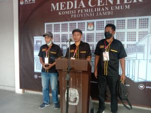 Dukungan Paling Banyak Di Kota Jambi, Sum Indra Serahkan 2.900 Dukungan